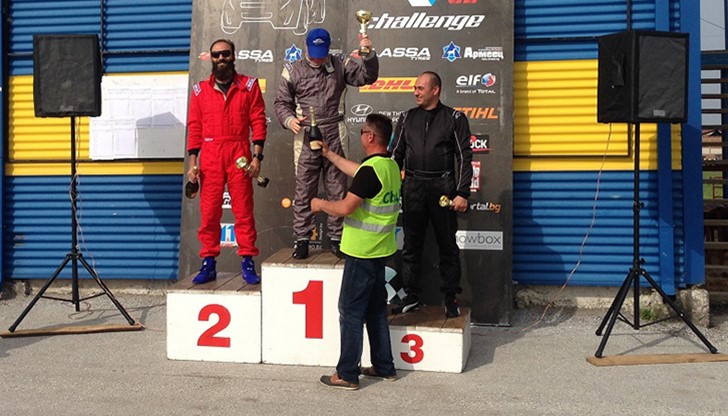 В квалификациите пилотите дадоха всичко от себе си и записаха най-бързите си обиколки, които ги подредиха на стартовата решетка