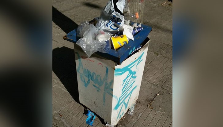 Служители: Това не е наша работа, не ни е казано да я бутаме...