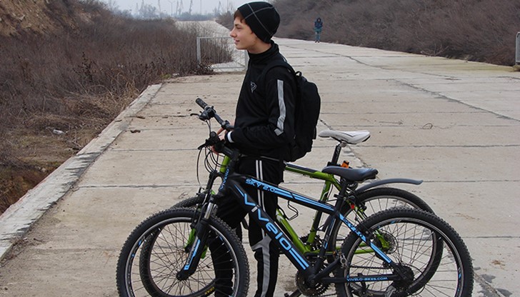 Откраднати са велосипеди Trek4300, Drag Cliber и Vivelo - на собственика и на сина му!