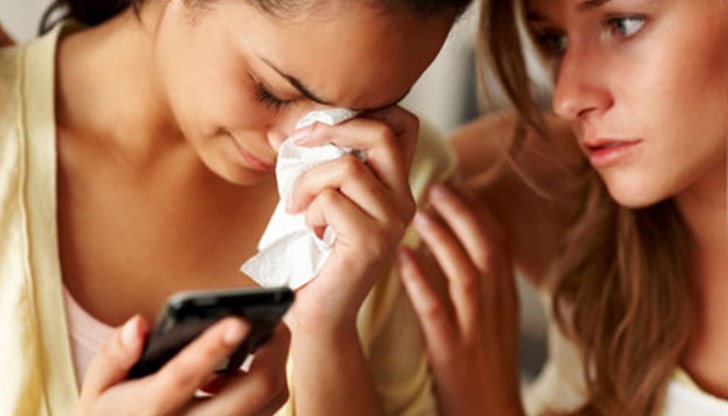 "Това, което човек не може да получи, винаги изглежда по-хубаво от онова ,което има. В това се крие романтиката и идиотщината на човешкия живот. Наздраве!", казва Ерих Мария Ремарк "Това, което човек не може да получи, винаги изглежда по-хубаво от онова ,което има. В това се крие романтиката и идиотщината на човешкия живот. Наздраве!", казва Ерих Мария Ремарк