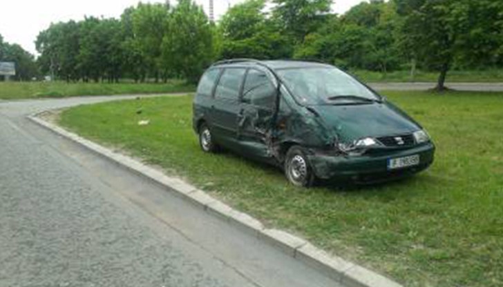 Инцидентът се е случил днес, срещу сервиза на "Мерцедес" на бул. България в Русе