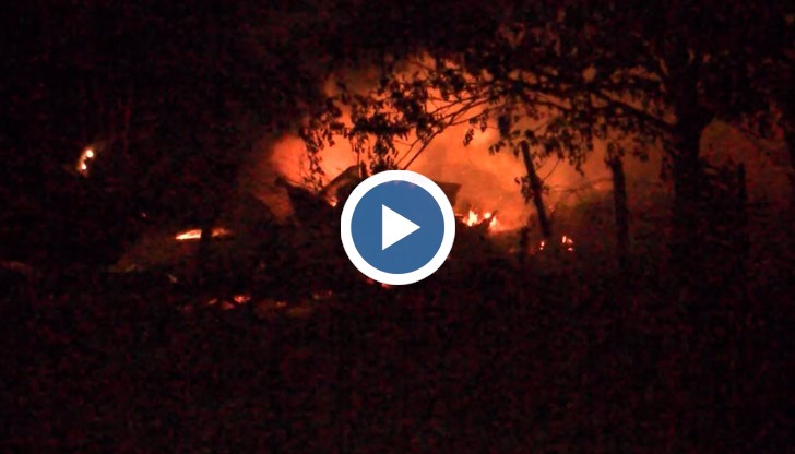 Пожарникар: Температурата беше толкова висока, че се наложи да местя пожарната, всичко се топеше