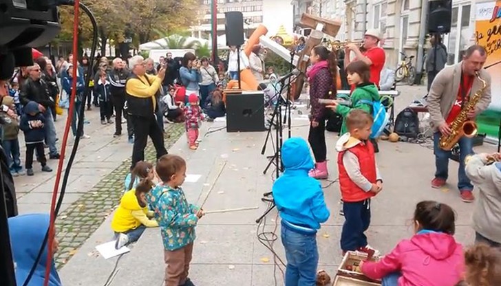 На 30 май/събота/ от 11 часа Русе ще е домакин на образователните концерти "Джаз за деца с Венци Благоев"