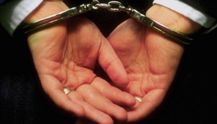 У него бяха намерени 500 лв. в белязани банкноти, които му били предадени от трима курсисти У него бяха намерени 500 лв. в белязани банкноти, които му били предадени от трима курсисти