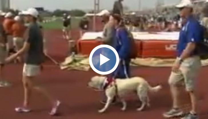 "Тази история наистина не е за мен. Тя е за всеки, който се бори с нещо", казва 17-годишната ученичка