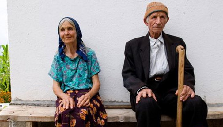 За периода 2012 - 2014 г.разликата в продължителността на живота между двата пола за област Русе е 6.8 години За периода 2012 - 2014 г.разликата в продължителността на живота между двата пола за област Русе е 6.8 години