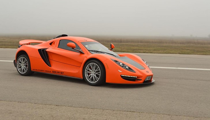 Една от най-големите атракции ще бъде суперколата SIN R1 RS, която за първи път ще бъде представена в Русе