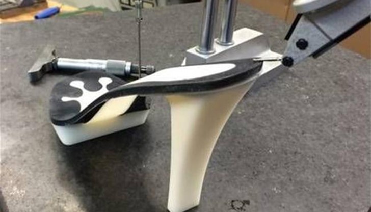 В разработката са участвали ракетен инженер, астронавт и хирург ортопед