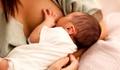 Съд забрани на 20-годишна жена да кърми бебето си