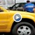 Уникално видео! Жена-полицай сама премести таксиметров автомобил
