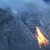 Най-висока степен на тревога заради вулкан в Индонезия