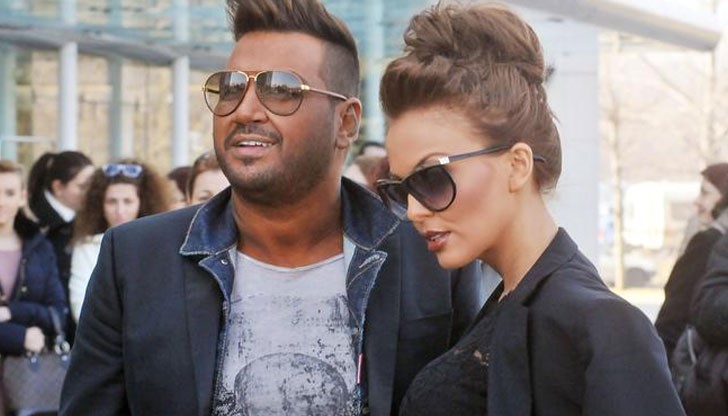 Плеймейтката прави опити да се сдобри с чалгаджията, той не иска да чува за нея