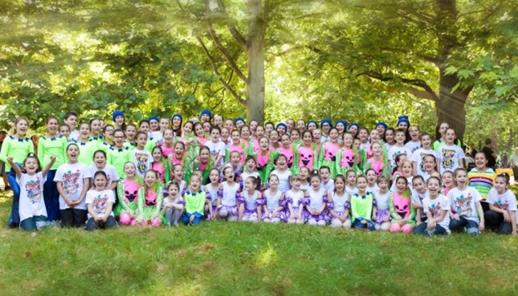 Младите русенски таланти от „Мираж”, ще се съревновават с около 3000 танцьори Младите русенски таланти от „Мираж”, ще се съревновават с около 3000 танцьори