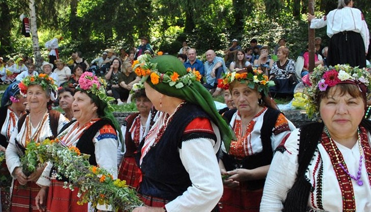 В програмата на фестивала са предвидени много интересни състезания, игри и забавления с много награди и изненади
