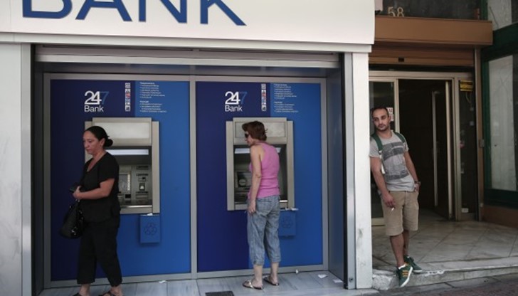 Абсолютен рекорд: гърците са изтеглили 600 милиона евро от сметките си само за един ден!