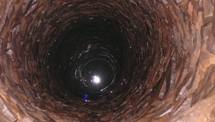 Близките на починалия го заварили на дъното на кладенеца Близките на починалия го заварили на дъното на кладенеца