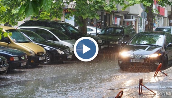 Пороен дъжд и градушка във Варна