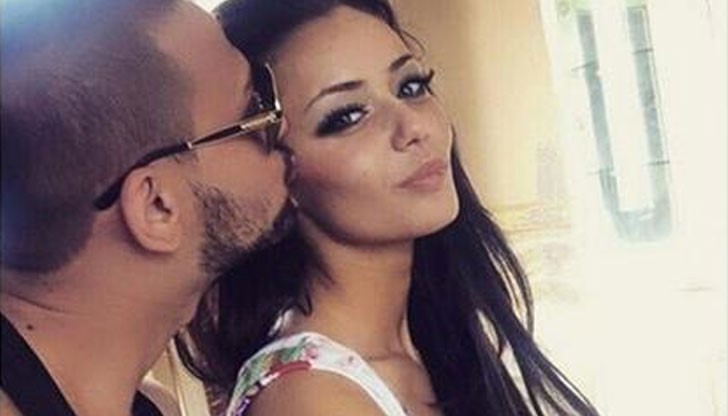 Един от внуците на Цар Киро - Ангел Рашков се похвали във фейсбук профила си с новата си изгора пловдивчанката Венета Шкодрова