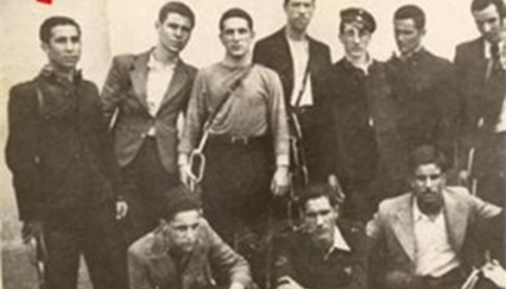 За да се реши циганският въпрос властта по времето на Тодор Живков предприема редица стъпки За да се реши циганският въпрос властта по времето на Тодор Живков предприема редица стъпки