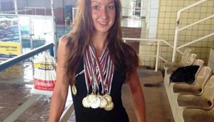 Най-добрата българска плувкиня Нина Рангелов записа престижна победа на турнир в САЩ