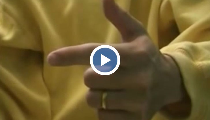 Погледнете си ръката. Ако безименният ви пръст е по-дълъг от показалеца, вие сте мъж. Ако показалецът ви е по-дълъг, вие сте жена