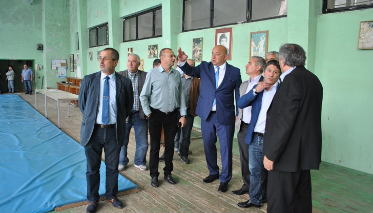Министърът на младежта и спорта Красен Кралев посети град Русе по повод 45-годишнината на спортното училище "Майор Атанас Узунов"