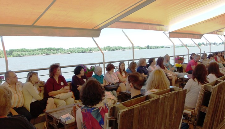 Второто издание на „Чети с мен” събра много русенци на 6 юни, събота, в ресторант „Понтона“ на кея в Русе