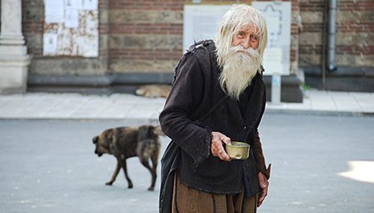 Макар че светецът от Байлово живее изключително бедно, през живота си е дарил над 80 000 лева, събрани от лични средства и от средства, предоставени му от щедри граждани