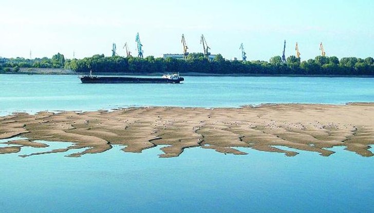 Ниските нива всяко лято създават трудности за корабоплаването по Дунав