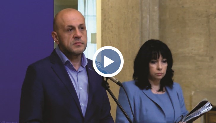 "Ние бяхме тези, които направихме промяната от март 2015", добави Дончев