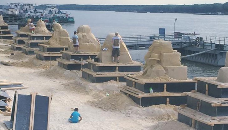 613 тона пясък до 20 юни ще се превърнат в композиция на тема КИНО,