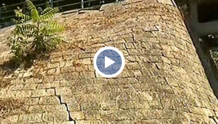 Раздвижи се каменната стена на кея в Русе