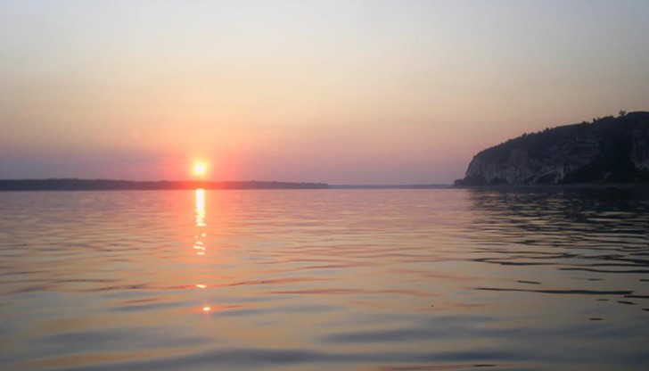 Култовият купон за посрещането на първото юлско утро, който досега се вихреше в Каварна се мести край Дунава Култовият купон за посрещането на първото юлско утро, който досега се вихреше в Каварна се мести край Дунава