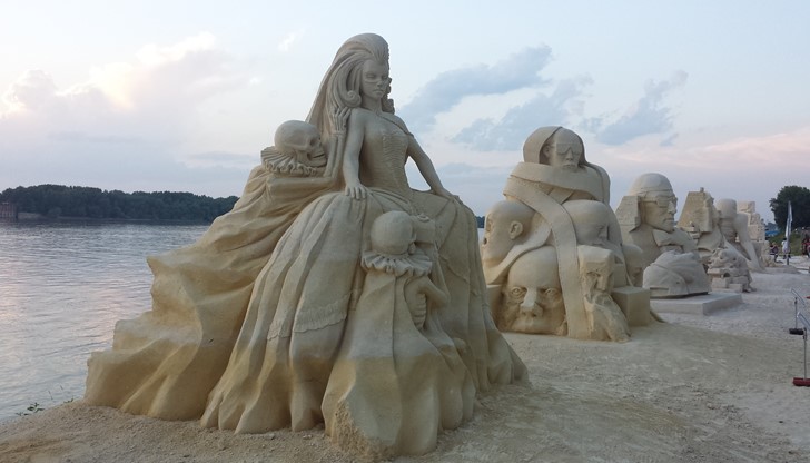 Само за шест дни скулпторите успяха да създадат оригиналните си творби край Дунав.