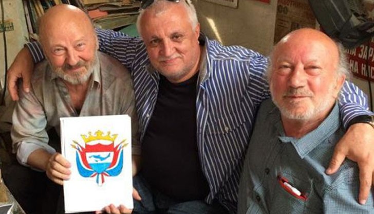 Островът е съставен от пемза на изригнал подводен вулкан, като площта му е 27 хил. кв. км и се намира на около 16 000 км от България