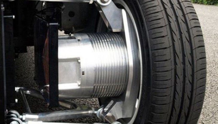 Учени от университета в Токио направиха първия безжичен електромотор за автомобил, който е вграден в джантата