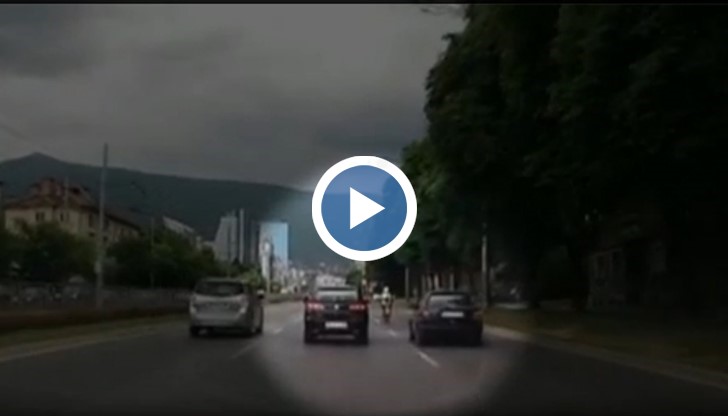 Заснеха улични хулигани