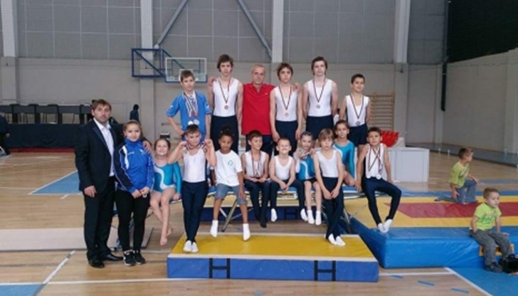 Над 200 състезатели от 16 клуба от страната са взели участие в надпреварата