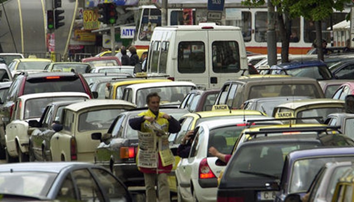 Когато времето напредва, а колоната от коли - не, шофьорите започват да се изнервят Когато времето напредва, а колоната от коли - не, шофьорите започват да се изнервят