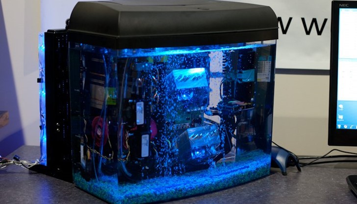 Компютър, който работи на базата на водни капки Компютър, който работи на базата на водни капки