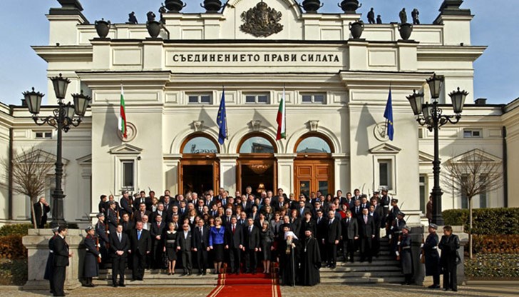 На освежаване ще бъдат подложени касите на вратите на кабинетите