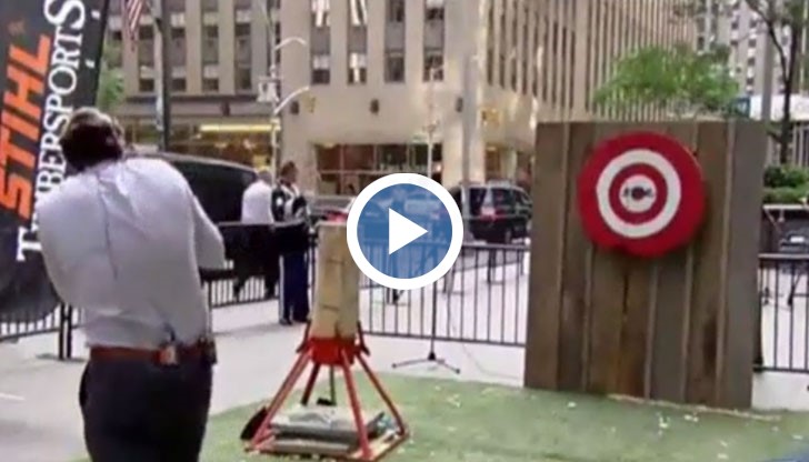 Пийт Хегсет опитал да хвърли брадва върху мишена, но уцелил музикант