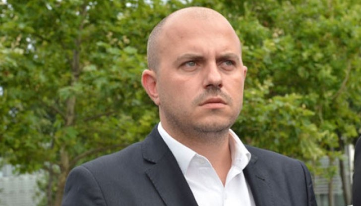 Стефан Кенов катастрофира днес с мотор на бул. "Янко Комитов" в Бургас