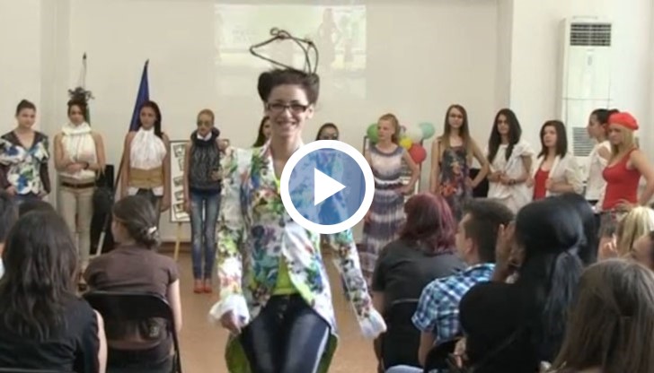 Колекцията "Пролет-Лято 2015" на Росица Венкова и Габриела Казакова от Професионалната гимназия по облекло в Русе  пожъна огромен успех!