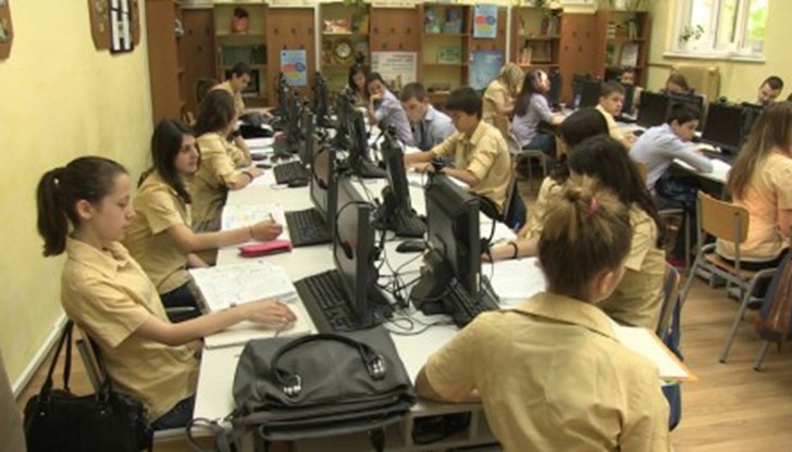 Официалното откриване на проявата ще бъде от 10 часа в Канев Център