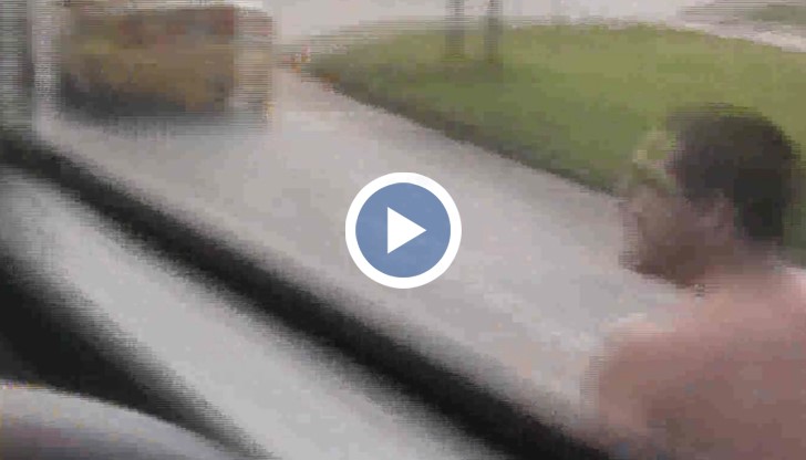 Хулиганско нападение и опит за саморазправа в автобус от градския транспорт