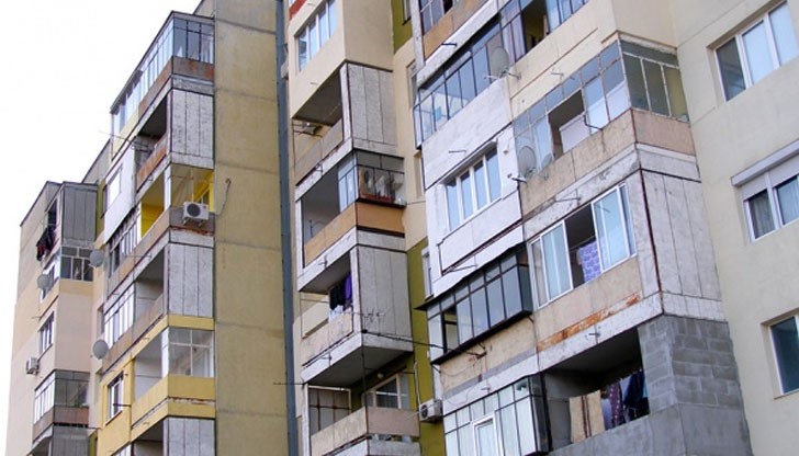 Остъкляването на балконите и санирането на отделни апартаменти остават в миналото