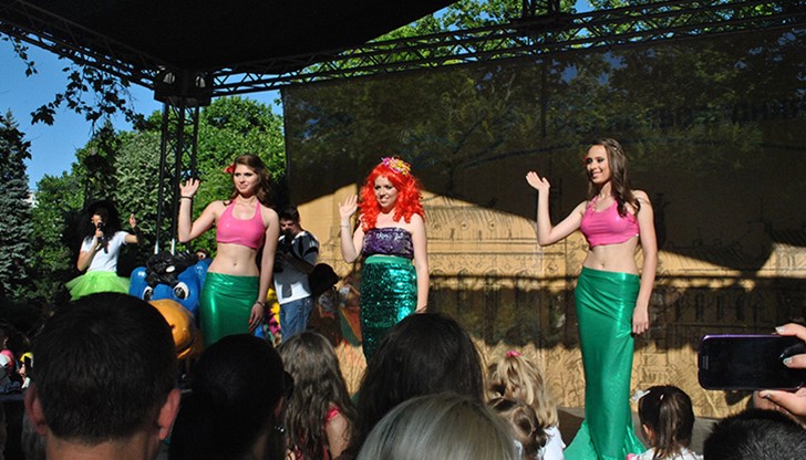 Над 3000 деца и родители изпълниха снощи Парка на младежта, за да отпразнуват заедно Деня на детето