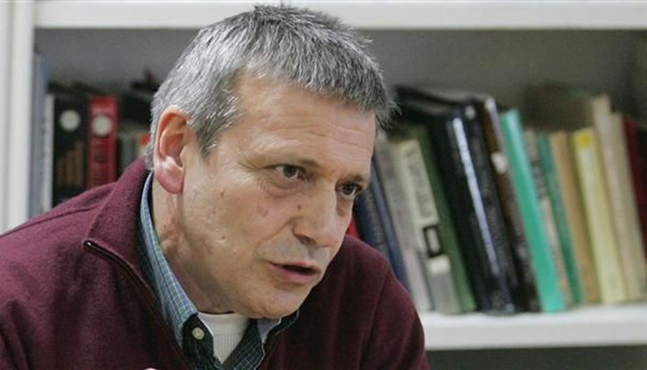 Красен Станчев: Ако моята пенсия и здраве се разглеждат като "право", аз имам свободата да не се ползвам от него в този му вид Красен Станчев: Ако моята пенсия и здраве се разглеждат като "право", аз имам свободата да не се ползвам от него в този му вид