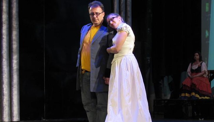 Оказва се, че досега канадецът никога не е писал опери!